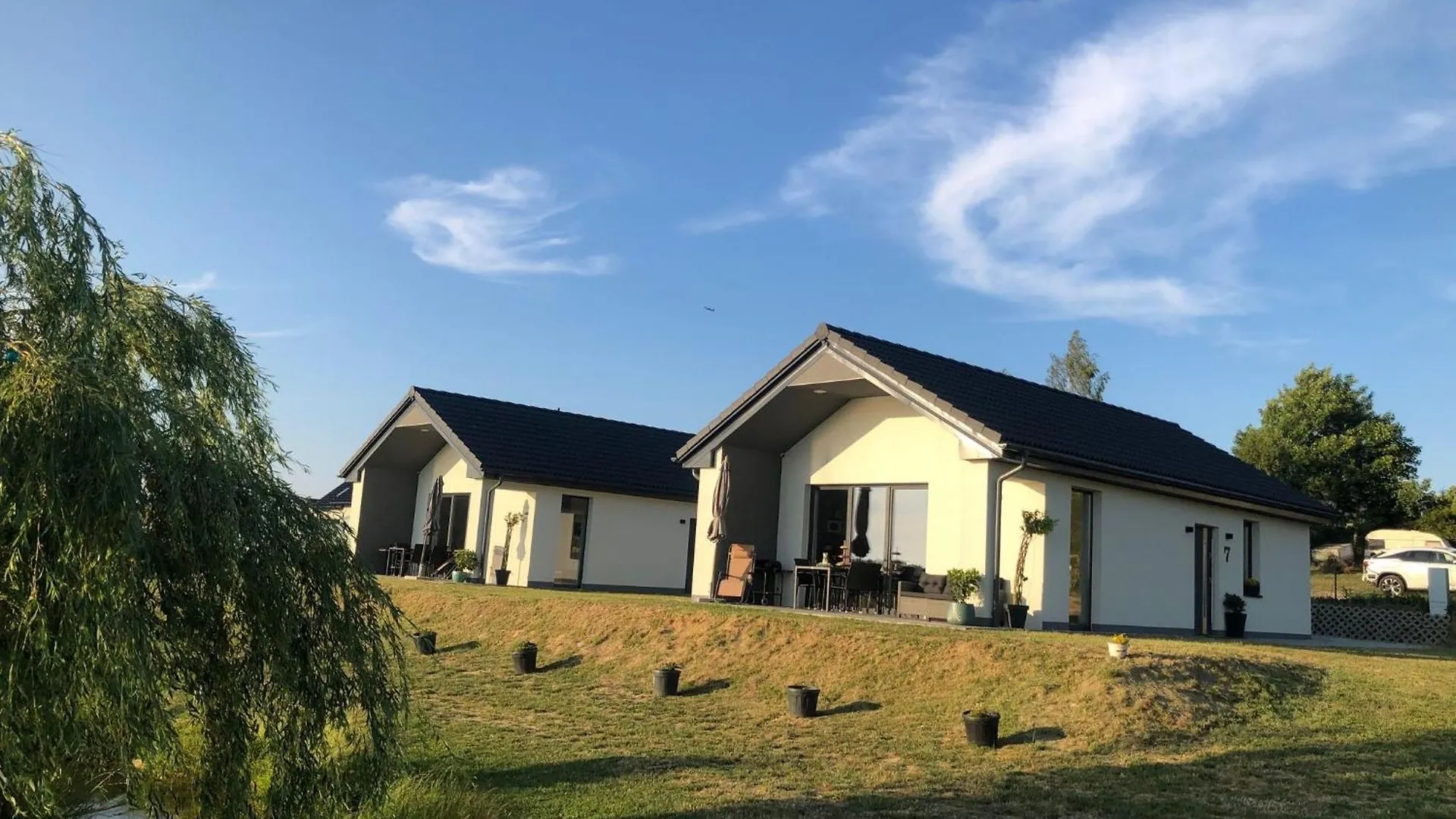 Domki Loft Nad Stawem 4 Doroslych , 4 Dzieci Malkowo